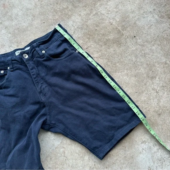 Zara blue denim straight leg jeans jorts shorts
Size 31 waist - Picture 8 of 8